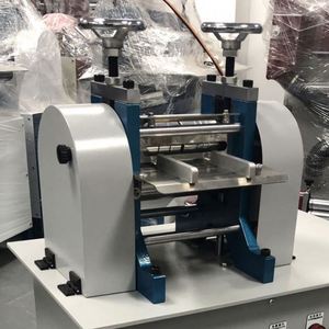 Machine de gaufrage pneumatique automatique à vitesse réglable pour cuir, avec rouleau chaud et presse à chaud pour ceintures, sacs et articles artisanaux - Product Image 3