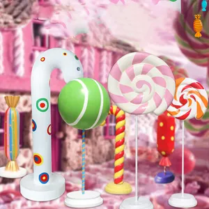キャンディーランドパーティークリスマスキャンディーデコレーション巨大なグラスファイバー偽のキャンディーとお菓子の彫刻像ハロウィーンの小道具