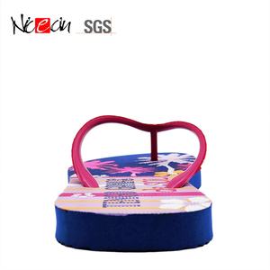 Wholesale Custom Printed PE/Rubber Flip Flops Stylish Tropical Design <b>Glitter</b> Thong Sandals For Women - Product Image 5