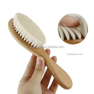 Cepillo de madera personalizado con logo para bebés, cepillo suave natural de cerdas de cabra, cepillo para la caspa para recién nacidos y niños pequeños, perfecto para el cuero cabelludo. - Product Image 6