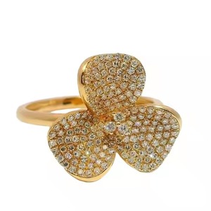 Anillo de oro amarillo de 14K romántico con flor de diamante cultivada en laboratorio, anillo de compromiso de fantasía caprichosa única, joyería fina para novias - Product Image 3