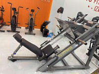 YG-FITNESS YG-6049 45 °   Machine de musculation pour presse à jambes et kick inversé, idéale pour les clubs