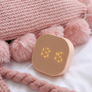 Petit réveil numérique électrique carré, veilleuse silencieuse, horloge numérique multifonctionnelle miniature à LED pour le bureau, idéal pour les étudiants - Product Image 6