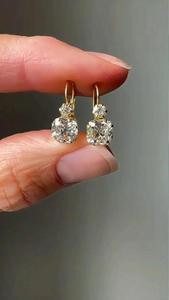 Boucles d'oreilles clous en diamant de laboratoire taille coussin 2 carats, certifiées IGI, pureté VS1, en or blanc 14K, plaqué or pour mariage - Product Image 4