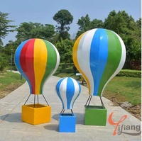 Sculpture de montgolfière en fibre de verre en résine multicolore grandeur nature conçue sur mesure Intérieur Extérieur Affichage décoratif Artisanat en résine