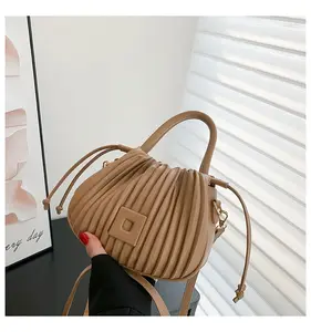 Innovative Autumn and Winter Pleated Clouds Water Bucket Cross Shoulder Bag Jelly Color Women Handbag Fresh Beautiful
