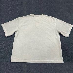 Camiseta de Manga Corta para Hombre, Personalizada, 100% Algodón Orgánico, Corte Holgado, Estilo Boxy, Lavado Ácido, Estampado Gráfico - Product Image 2