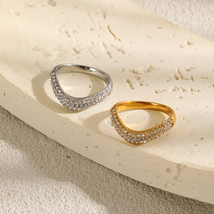 Bague en acier inoxydable plaqué or 18 carats avec zircon pavé, design incurvé, scintillante, empilable, pour femme, bijou de fête, cadeau - Product Image 6