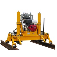Machine de levage de voies ferrées fiable offrant une grande portée de levage, une sortie de pression constante et des commandes conviviales pour l'opérateur