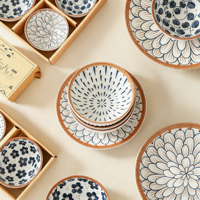 Vente en gros d'usine - Ensemble de vaisselle en porcelaine de style japonais |   Boîte cadeau de bols et d'assiettes à motifs végétaux, compatibles micro-ondes et lave-vaisselle
