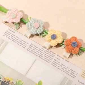 4 Couleurs Fleur Mini Hand <span class=keywords><strong>Crochet</strong></span> Baby Hair Clip Soft Wool Fabric Material Small Hair Accessory - Product Image 1