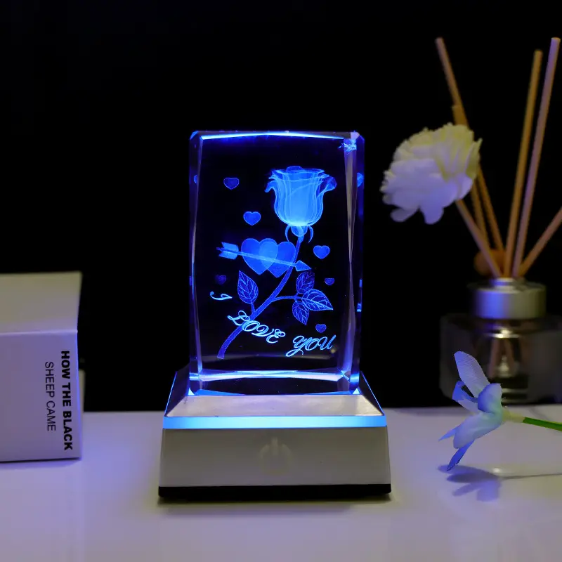Pujiang factory vendita calda di alta qualità k9 3D inciso al laser regalo di nozze cubo di vetro di cristallo per omaggi di bomboniere aziendali