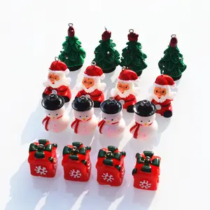 Porte-clés 3D en plastique dur, boîte de cadeau, père noël, bonhomme de neige, arbre de noël, porte-clés pendentif, promotion