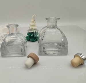 Địa Trung Hải Thiết Kế Vuông Khuếch Tán Chai Thủy Tinh Trong Suốt Hương Thơm Với Polymer Cắm Cho Phòng Ngủ Trang Trí Tiệc - Product Image 5