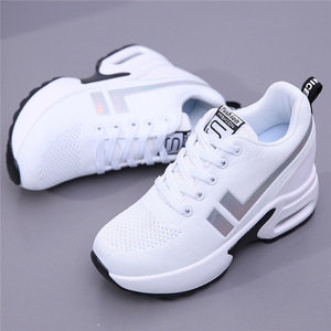 Xuanhui Nouvelle Collection <span class=keywords><strong>Baskets</strong></span> Décontractées Sportives Holographiques Respirantes à Talon Compensé Discret et Plateforme à Coussin d'Air pour Femme - Product Image 4