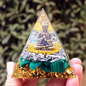 พระพุทธรูปนั่งทรงพีระมิดเรซิ่นคริสตัลอีพ็อกซี่ประดับตกแต่งบ้านด้วยมาลาไคต์ งานฝีมือเรซิ่นสำหรับตั้งโต๊ะ - Product Image 2