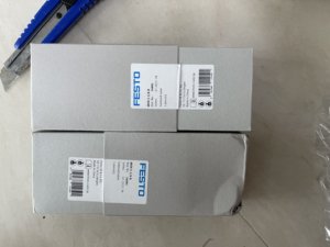 โซลินอยด์วาล์วใหม่และของแท้ 100% รุ่น MVH-5-3/8-B 14945 - Product Image 1