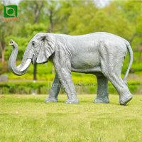 Statue de rhinocéros grandeur nature en fibre de verre, faite à la main, pour extérieur, zoo, décoration, sculpture animale en résine