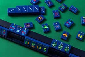 Ensemble de Mahjong minimaliste portable, boîte bleue avec tuiles et livre de règles pour 4 joueurs - Product Image 3