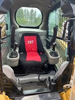 En utilisant la chargeuse sur pneus Cater 246C, la mini chargeuse de direction antidérapante de haute qualité CAT 246 246D 246D3 est vendue à bas prix