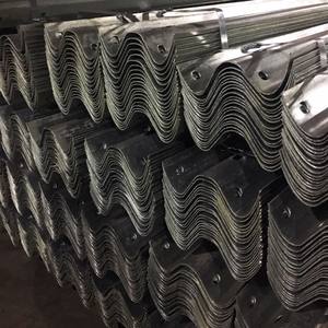AASHTO M180 yol çit galvanizli çelik W ışın Pakistan için otoyol bariyeri trafik kazası bariyerleri - Product Image 3