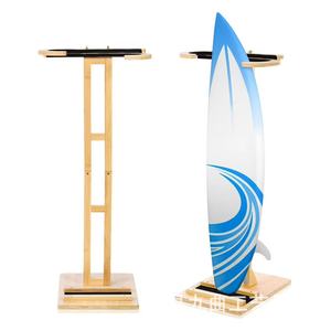 Soporte vertical para tablas de surf de madera maciza para uso en la playa o en el hogar - Product Image 5