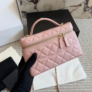 Pink Diamond Patterned Women's Shoulder Bag With Zipper Closure Horizontal <b>Square</b> Fashion Handbag For Everyday Use - Product Image 1