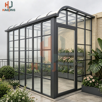 Pergola en aluminium de style moderne personnalisée avec toit en polycarbonate, serre et véranda intégrées