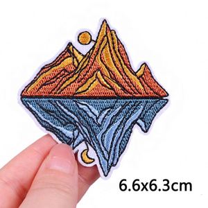 Patchs brodés thermocollants pour vêtements, patchs personnalisés pour jeans, vente en gros pour le camping en plein air, prix d'usine - Product Image 4