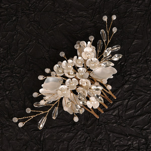 <span class=keywords><strong>Peigne</strong></span> à cheveux floral artisanal pour mariée, élégant, avec perles et cristaux, accessoire romantique pour <span class=keywords><strong>mariage</strong></span>, fleurs blanches, pour mariées et bals de promo - Product Image 6