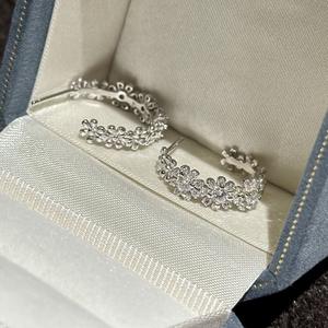 Pendientes de Plata de Ley S925 con Diseño Vintage en Forma de C, Joyería Elegante con Microcirconitas Incrustadas, Estilo Simple y Moderno - Product Image 4