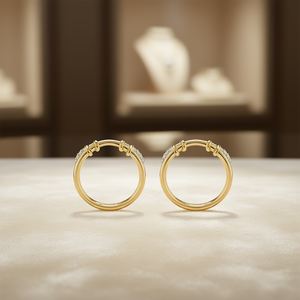 Pendientes de Aro Pomellato en Oro con Diamantes Engastados en Canal, Joyería Clásica para Uso Diario de Mujer - Product Image 2