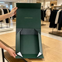Boîtes d'emballage en papier personnalisées magnétiques de luxe pour vêtements, t-shirts, marques de vêtements