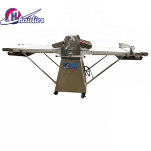 Machine à croissants semi-automatique, laminoir à <span class=keywords><strong>pâte</strong></span> <span class=keywords><strong>feuilletée</strong></span> continu, avec le meilleur <span class=keywords><strong>prix</strong></span> pour les machines à découper la <span class=keywords><strong>pâte</strong></span> - Product Image 1