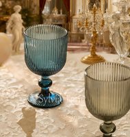 Vente en gros Gobelet personnalisé de couleur vintage gaufré résistant à la chaleur Gobelets à vin en verre pour boire du jus de bière Gobelets à vin en verre