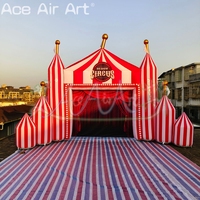 Mât de drapeau doré avec rayures rouges et blanches Arc gonflable extérieur sur le thème du cirque, Arc d'entrée de carnaval pour les événements et la décoration du cirque