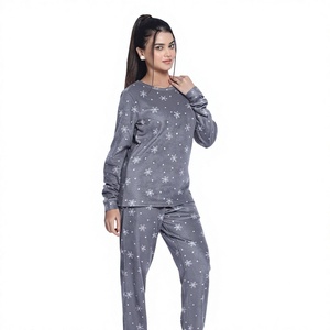 Conjunto de Pijama de 2 Piezas para Mujer, Estampado Animal Gris, Antiestático, 100% Poliéster, Manga Larga, Cuello Redondo, Corte Holgado, Ropa de Dormir para Invierno - Product Image 4