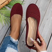 Großhandel Damen Plus Size Bequeme PU Einlegesohle Leichte Trendy Casual Slip-On Hohl gestrickte flache Schuhe für den täglichen Einkauf