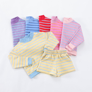 Nuova Collezione 2026: Set Felpa a Righe per Ragazze, Pullover con Collo Alto in Cotone e Pantaloncini con Tasche, Conforme agli Standard US CPC CPSIA - Product Image 2