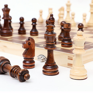 Vente directe d'usine Peinture de bûche de haute qualité Jeu d'échecs en bois de magnétisme pliable - Product Image 4