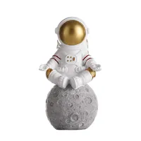 Kind Junge Geburtstag Geschenk Dekoriert Spielzeug Schlafzimmer Statue Meditation Raumfahrer
