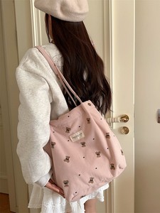 Sac à bandoulière portable en velours côtelé grande capacité <span class=keywords><strong>pour</strong></span> <span class=keywords><strong>femme</strong></span>, motif ours de dessin animé, avec deux sangles et doublure en polyester, sac fourre-tout <span class=keywords><strong>pour</strong></span> étudiantes - Product Image 4