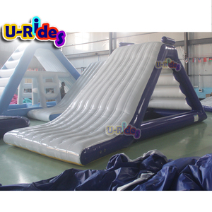 Toboggan aquatique gonflable en PVC populaire pour l'été, pour utilisation en parc aquatique, bleu et blanc, certifié CE, capacité supérieure à 500 kg - Product Image 3