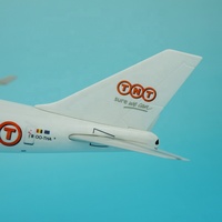 Modèle en plastique Tongde B747-400, échelle 1:200, longueur 35 cm, avion cargo TNT, cadeau d'affaires personnalisable, sérigraphié
