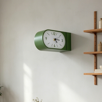Jam Dinding Persegi Warna-warni dengan Dua Sisi Jam Sudut Geometris Retro Cocok untuk Ruang Tamu dan Kamar Tidur