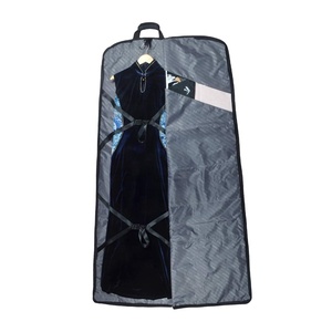 Muestra Gratuita de Bolsas para Ropa Mergeboon Personalizadas para Guardar Vestidos y Trajes, con Cierre Lateral y Fundas Protectoras contra el Polvo, Fabricadas con RPET - Product Image 1