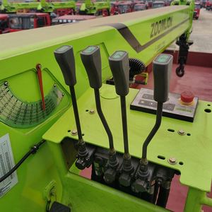 Camion grue Shacman Delong 8*4 avec flèche télescopique Zoomlion 14T à 5 sections, utilisation pratique - Product Image 6