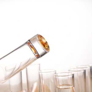 Cadeaux de fête des pères Cuisine Verres à liqueur amusants Cadeau de pendaison de crémaillère Verres à liqueur <span class=keywords><strong>Tequila</strong></span> avec base colorée Barware Whisky Shot Glass - Product Image 4