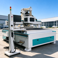 Routeur CNC à bois ATC 2130 1325 compatible avec les perceuses et les chargeurs/déchargeurs automatiques pour la production de meubles sur mesure et d'armoires