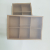 Plateau en papier kraft personnalisé en gros, 4 compartiments, 6 pochettes transparentes en PVC OEM, boîte à bonbons de mariage, emballage pour biscuits, snacks, artisanat, aliments
